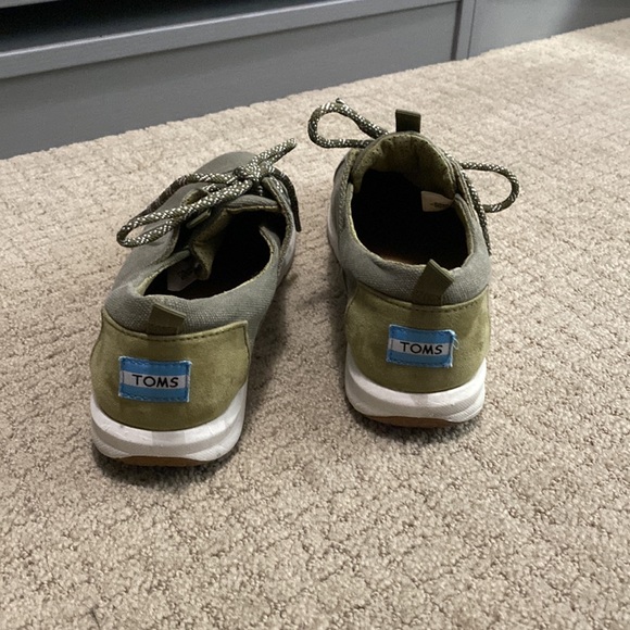 TOMS Green Canvas Sneakers - Picture 2 of 5